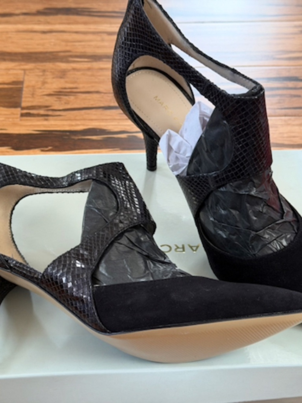Marc Fisher Black Suede & Snakeskin Cutout Pumps Size 11 - Picture 3 of 4